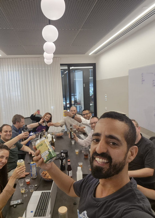 המלצה, AZAMI GLOBAL